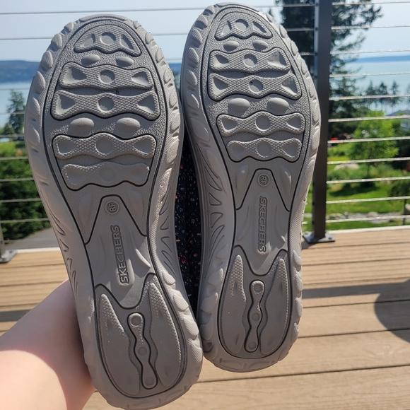 Sketchers Reggae Fest Wicker Rainbow Design Slip On Relaxed Fit Shoe Women's 8.5 - Picture 8 of 9